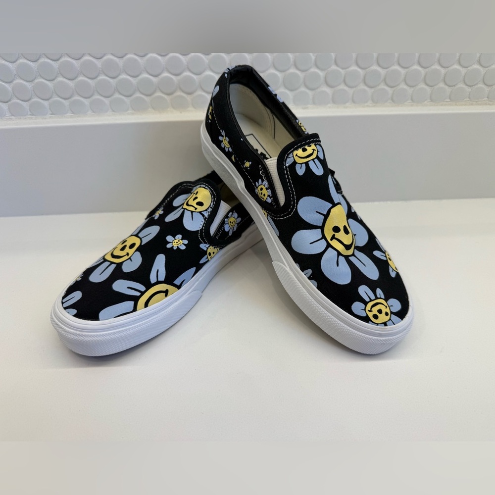Vans Slip-On Shoes Smiley Flower Design size 6.5